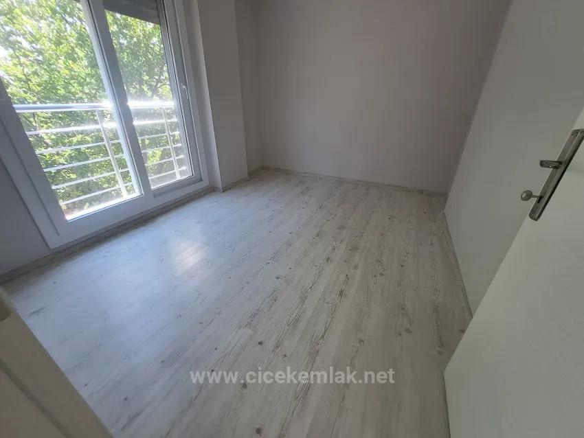 İzmir Seferihisar Ürkmez Merkez De Satılık 2+1 Daire