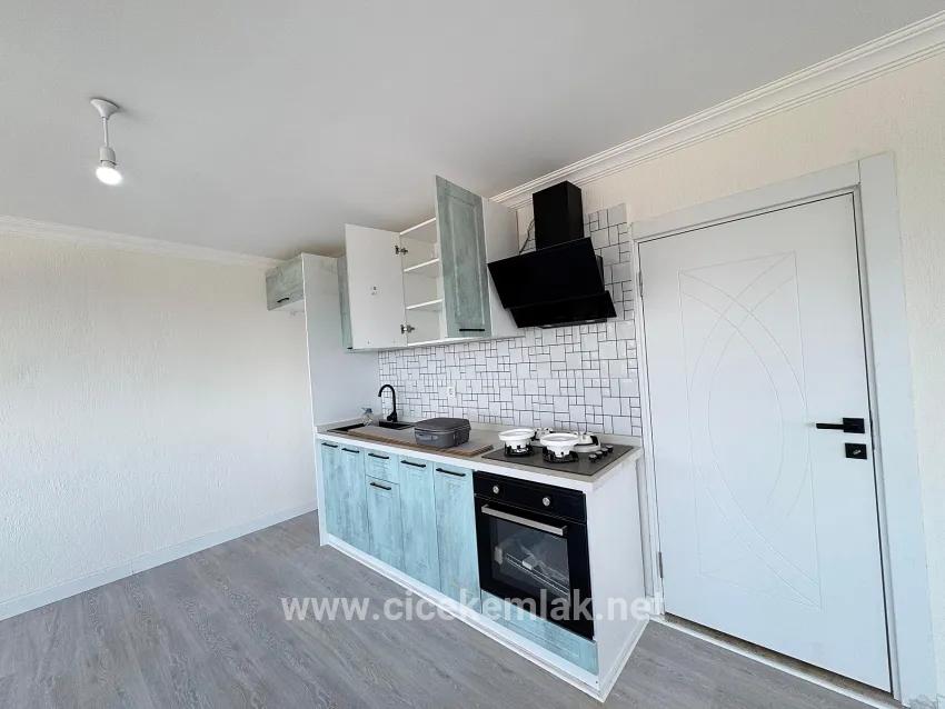 İzmir Seferihisar Ürkmez Merkez De Satılık 4+1 Asansörlü Daire