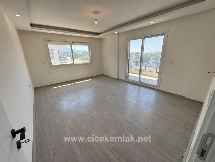 İzmir Seferihisar Ürkmez Merkez De Satılık 4+1 Asansörlü Daire
