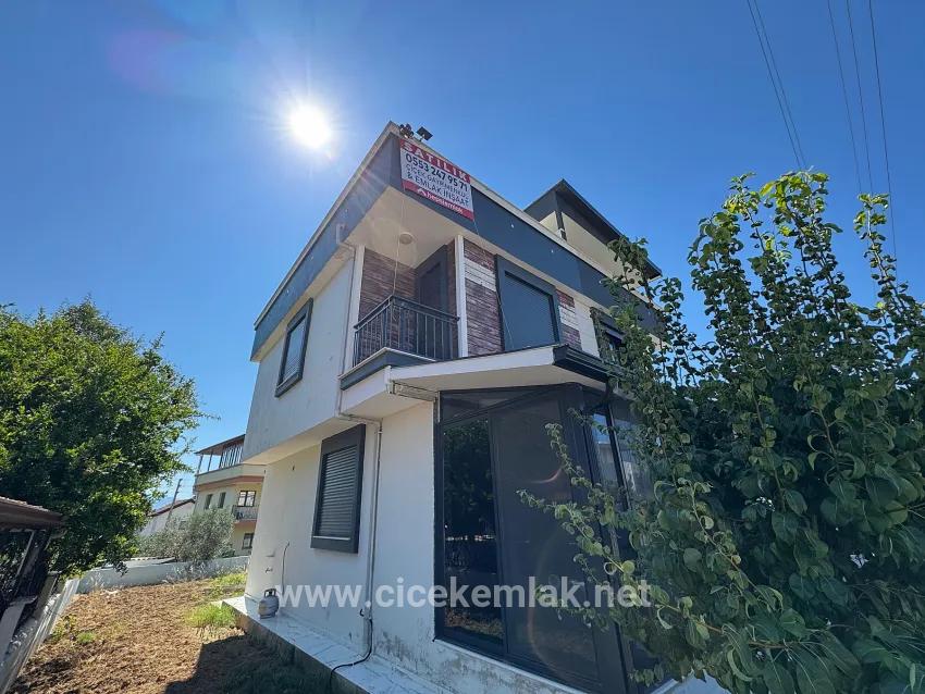 İzmir Seferihisar Atatürk Mahallesinde Satılık Full Eşyalı 2+1 Villa