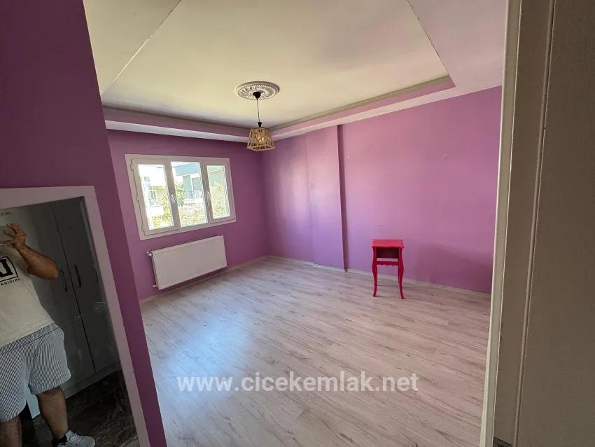 İzmir Seferihisar Çolakibrahim Bey Mahallesinde Satılık 3+1 Daire