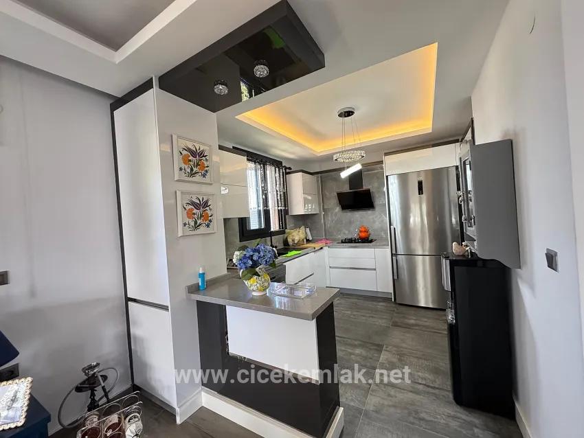 İzmir Seferihisar Doğanbey'de Satılık Havuzlu Site İçerisinde 3+1 Villa