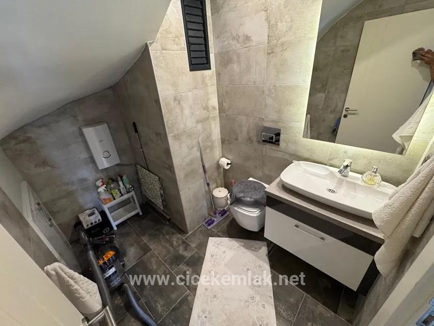 İzmir Seferihisar Doğanbey'de Satılık Havuzlu Site İçerisinde 3+1 Villa