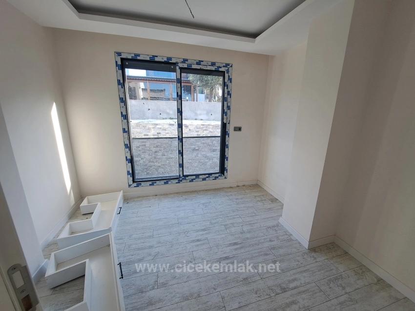 İzmir Seferihisar Ürkmez De Satılık 2+1 Villa