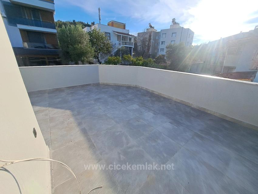 İzmir Seferihisar Ürkmez De Satılık 2+1 Villa