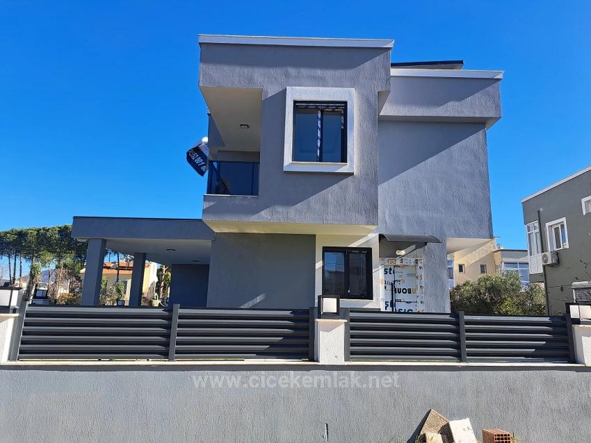 İzmir Seferihisar Doğanbey De Satılık 3+1 Villa