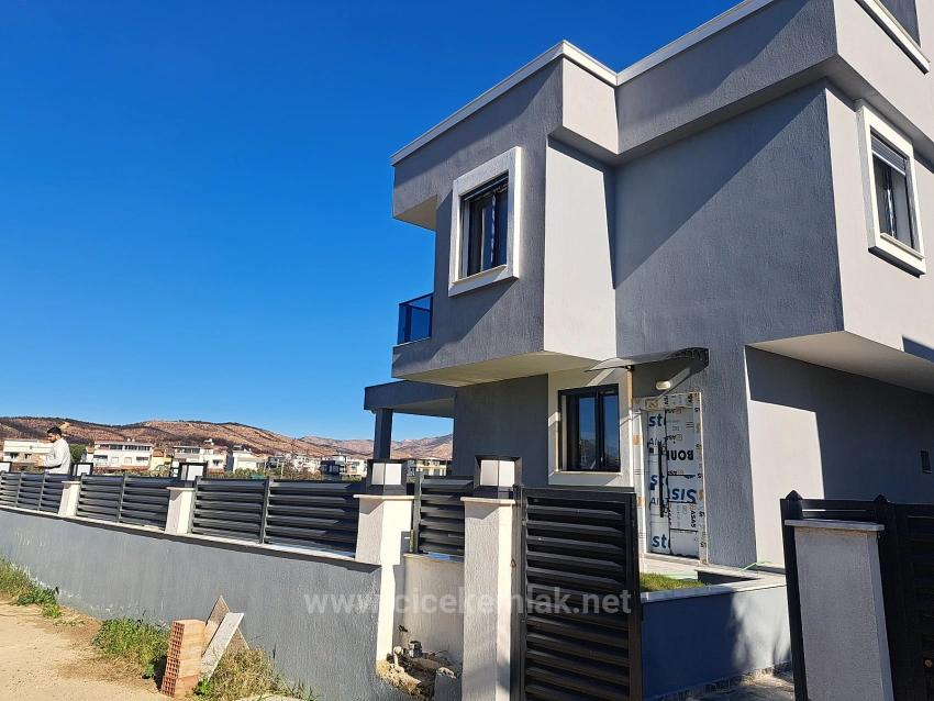 İzmir Seferihisar Doğanbey De Satılık 3+1 Villa