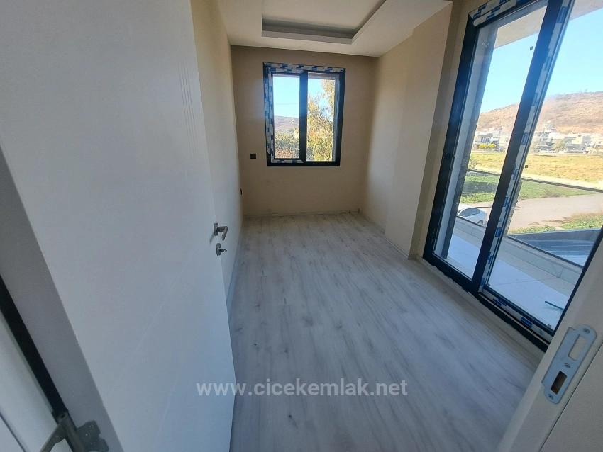 İzmir Seferihisar Doğanbey De Satılık 3+1 Villa