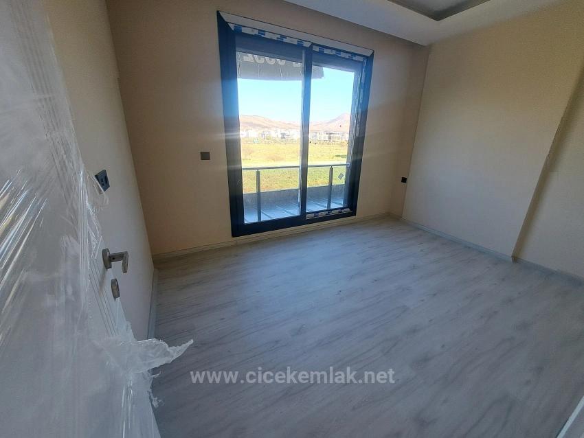 İzmir Seferihisar Doğanbey De Satılık 3+1 Villa