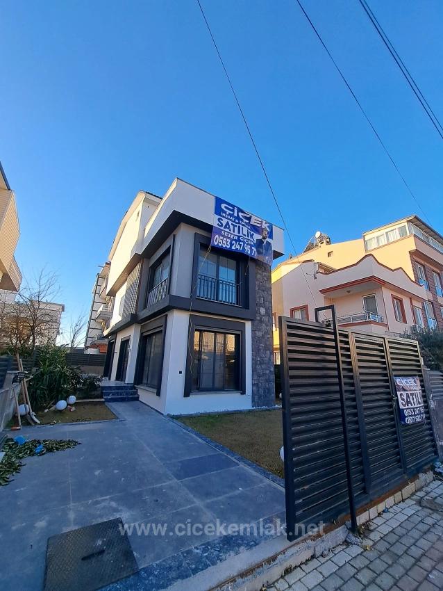 Menderes Gümüldür Gümüldür Fevzi Çakmak Mah. Satılık 3+1 Villa - 200 m²