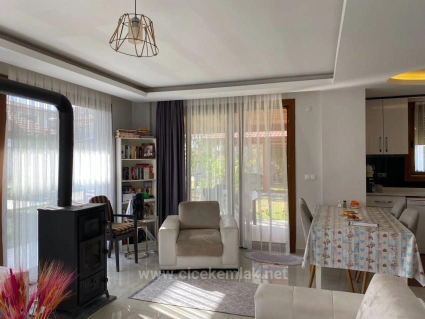 İzmir Seferihisar Doğanbey De Satılık 3+1 Villa