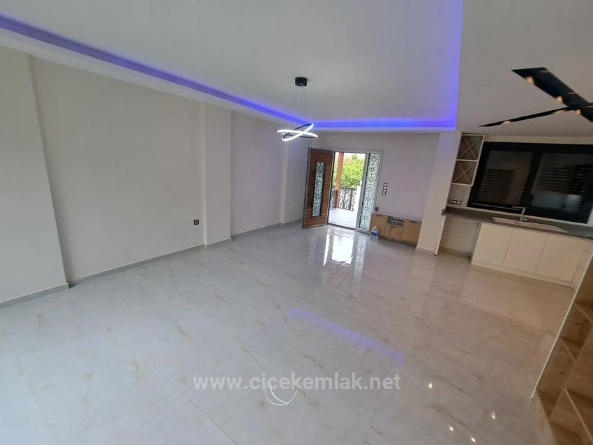 İzmir Seferihisar Doğanbey De Satılık 3+1 Villaa