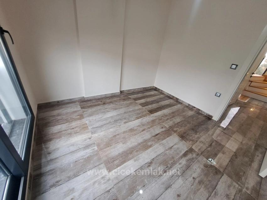 İzmir Seferihisar Doğanbey De Satılık 3+1 Villaa