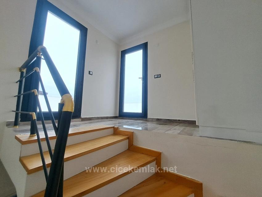 İzmir Seferihisar Doğanbey De Satılık 3+1 Villaa