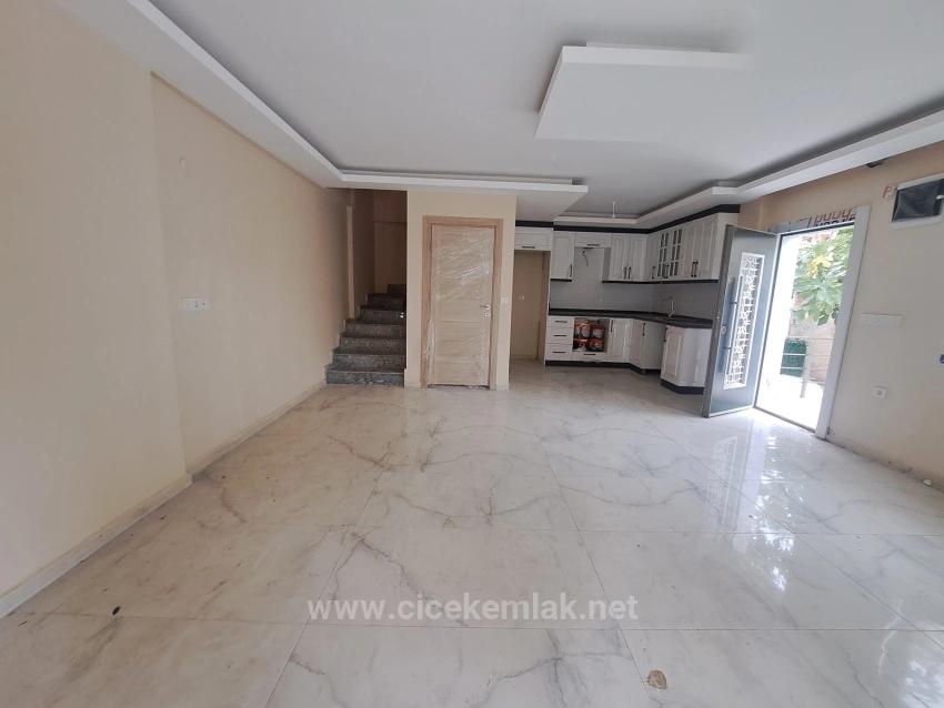 İzmir Seferihisar Doğanbey De Satılık 3+1 Villa