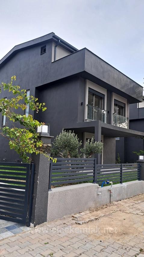 İzmir Seferihisar Doğanbey De Satılık 3+1 Villa