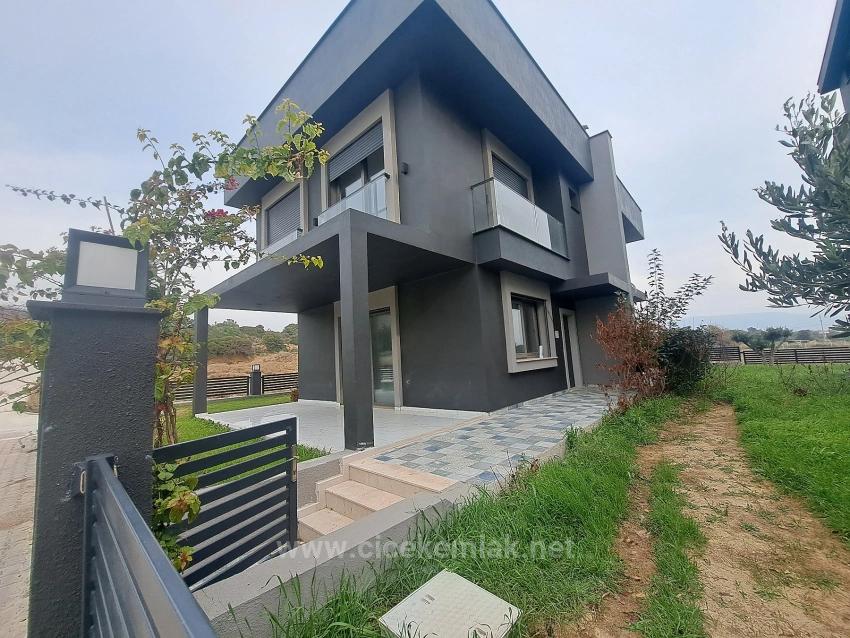 İzmir Seferihisar Doğanbey De Satılık 3+1 Villa