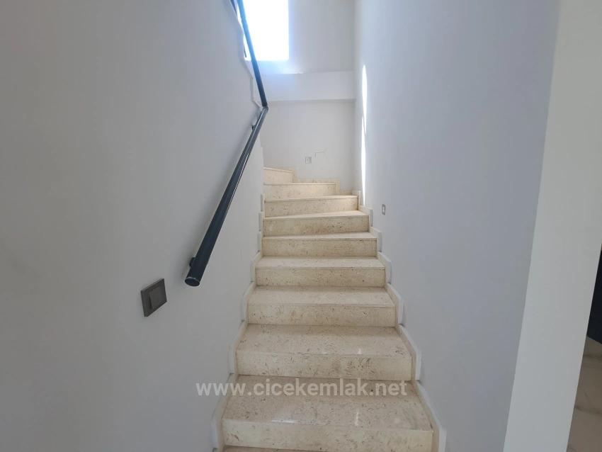 İzmir Seferihisar Doğanbey De Satılık 3+1 Villa