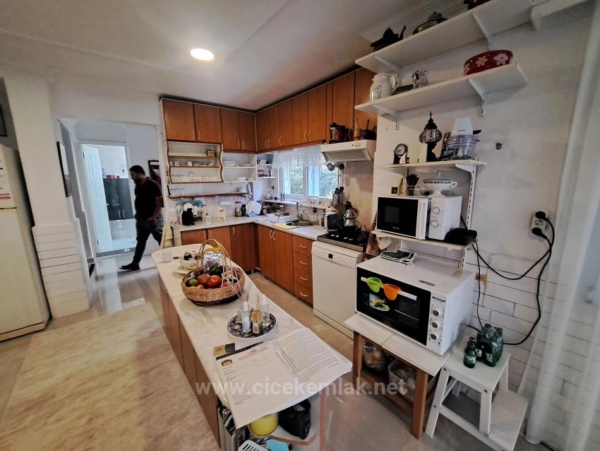İzmir Seferihisar Ürkmez Merkez De Satılık 4+2 Villa