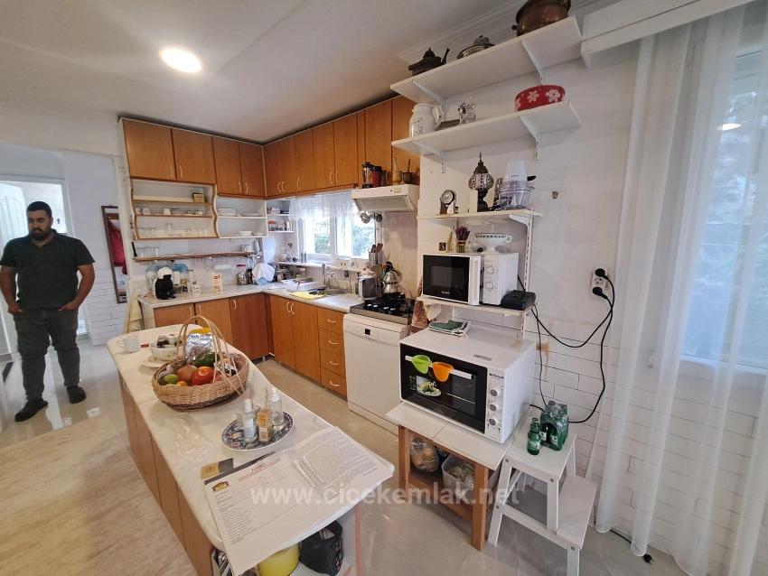 İzmir Seferihisar Ürkmez Merkez De Satılık 4+2 Villa