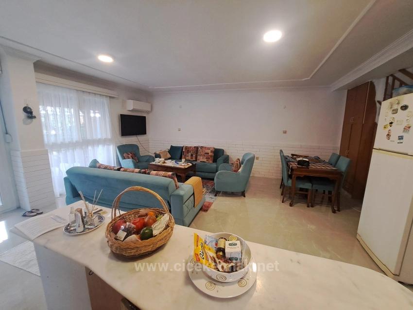 İzmir Seferihisar Ürkmez Merkez De Satılık 4+2 Villa