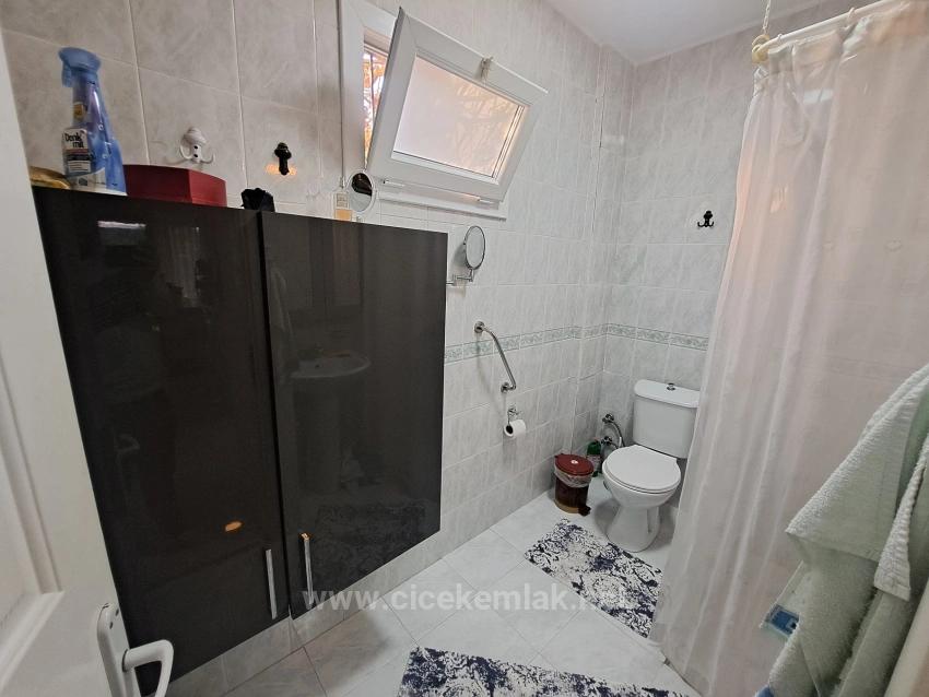 İzmir Seferihisar Ürkmez Merkez De Satılık 4+2 Villa