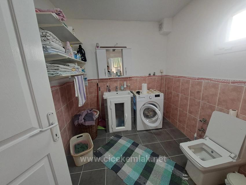 İzmir Seferihisar Ürkmez Merkez De Satılık 4+2 Villa