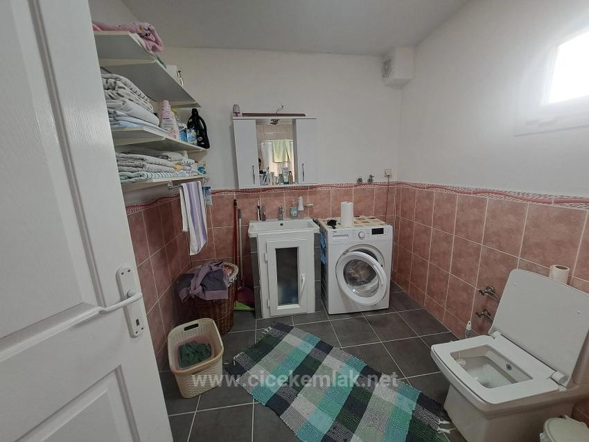 İzmir Seferihisar Ürkmez Merkez De Satılık 4+2 Villa