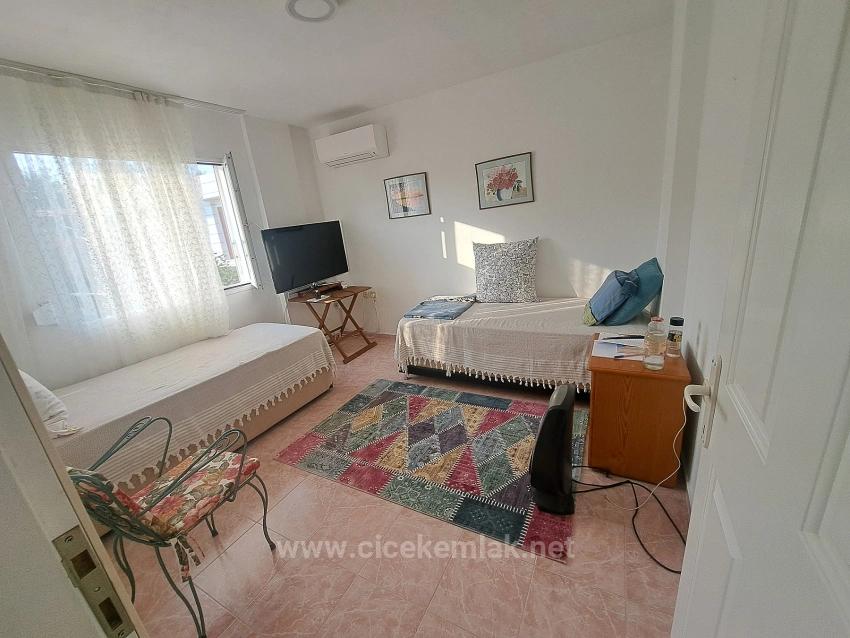 İzmir Seferihisar Ürkmez Merkez De Satılık 4+2 Villa