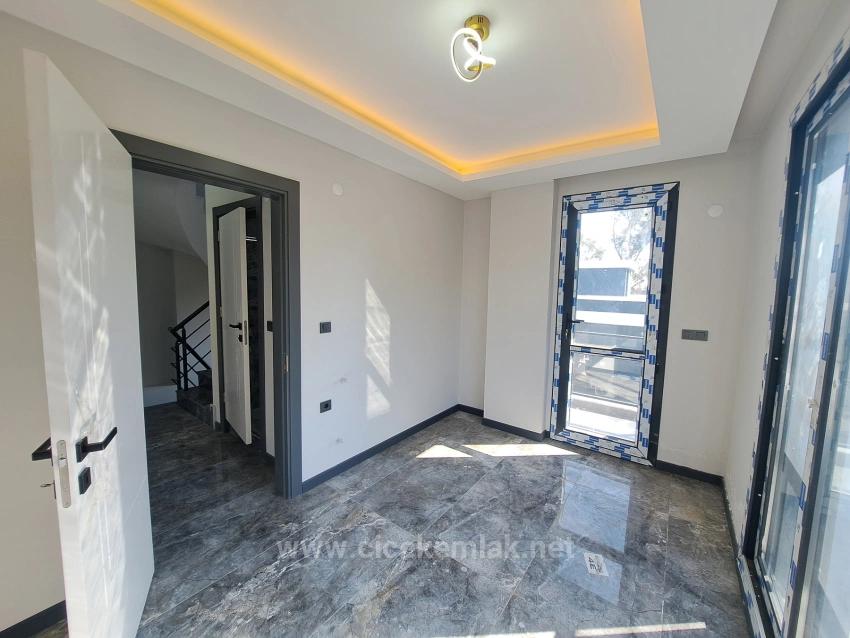 İzmir Seferihisar Doğanbey De Satılık 3+1 Villa