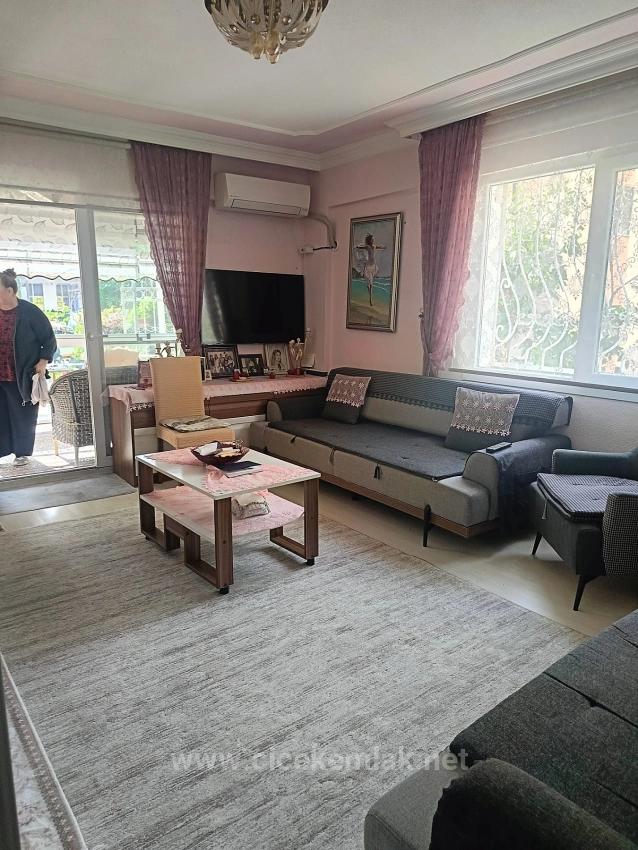 İzmir Seferihisar Ürkmez Merkez De Satılık 2+1 Bahçeli Daire