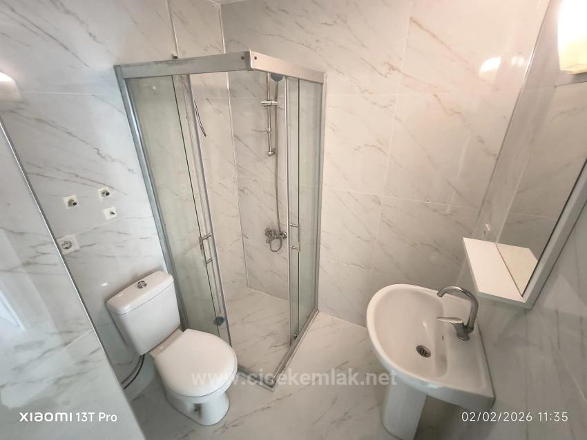 İzmir Seferihisar Ürkmez Merkezde De Satılık 2+1 Daire Denize Sadece 150 Metre