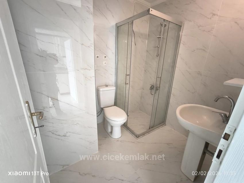 İzmir Seferihisar Ürkmez Merkezde De Satılık 2+1 Daire Denize Sadece 150 Metre