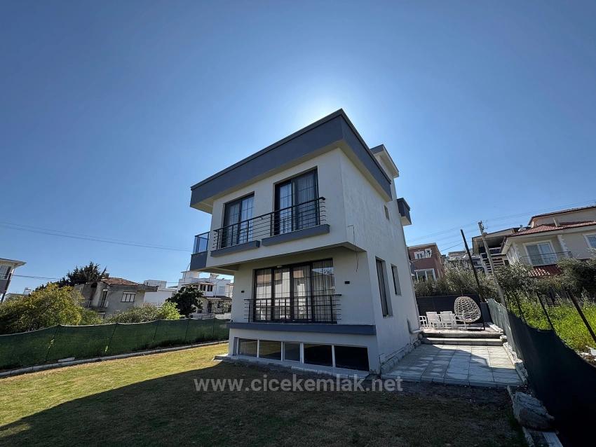 İzmir Seferihisar Doğanbey De Satılık 4+2 Villa
