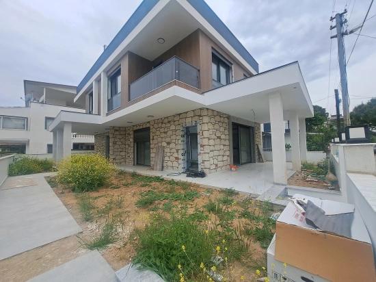 İzmir Seferihisar Doğanbey De Satılık 3+1 Villa