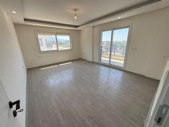 İzmir Seferihisar Ürkmez Merkez De Satılık 4+1 Asansörlü Daire