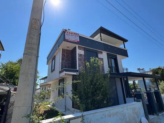 İzmir Seferihisar Atatürk Mahallesinde Satılık Full Eşyalı 2+1 Villa