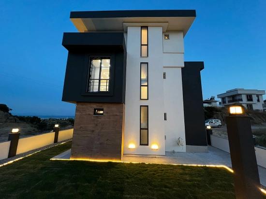 İzmir Seferihisar Atatürk Mahallesin De Satılık 4+1 Villa