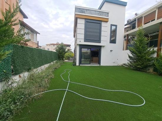 İzmir Seferihisar Doğanbey De Satılık 3+1 Villaa