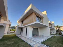 Seferihisar Ürkmez Bengiler Mah. Satılık 3+1 Villa - 200 m²